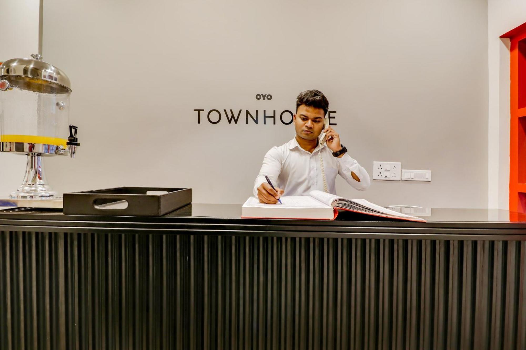 Townhouse Woodland Hotel Nagpur Exterior photo